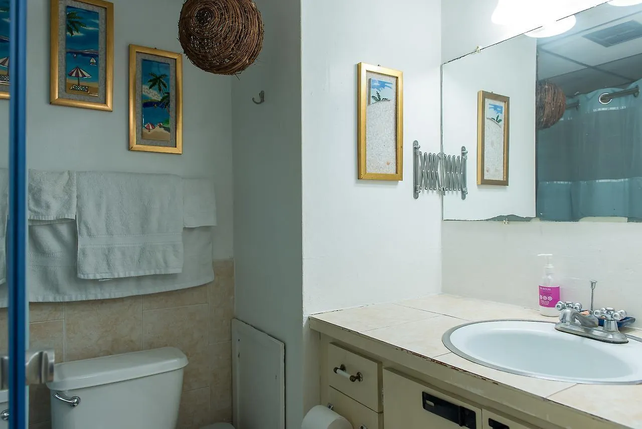 Aparthotel Sunny Tides At Montego Bay Club Resort